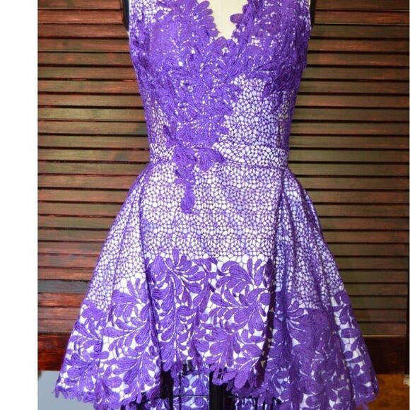 Shedas Fashion Embroidered Hi-Lo Purple White Lace Gown/Keyhole Back Sz:Small - Picture 3 of 5